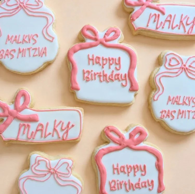 Malky birthday and bas mitzva bow plaque cookies with gift box cookies