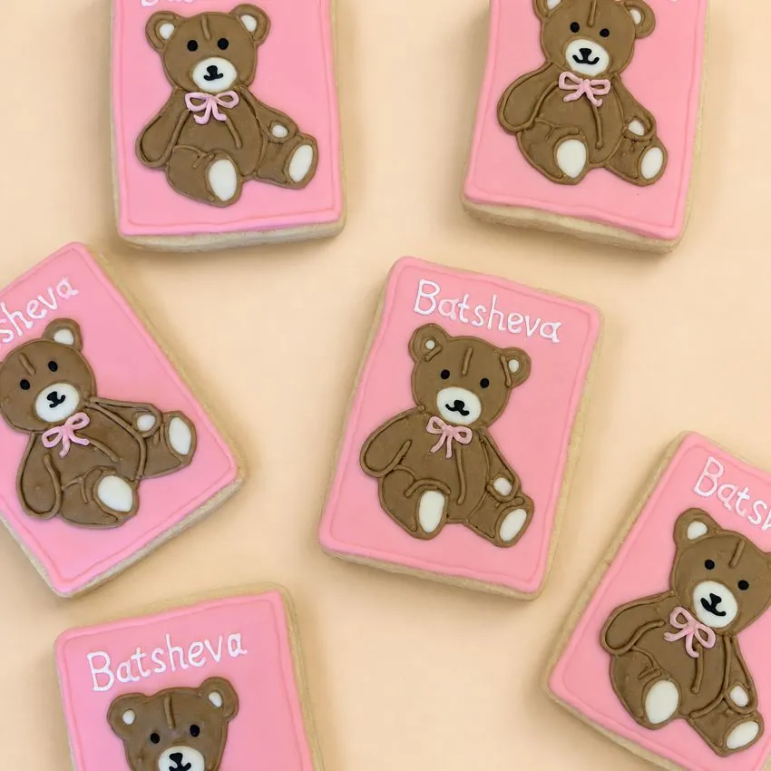 Pink teddy bear cookies personalized Batsheva, close up
